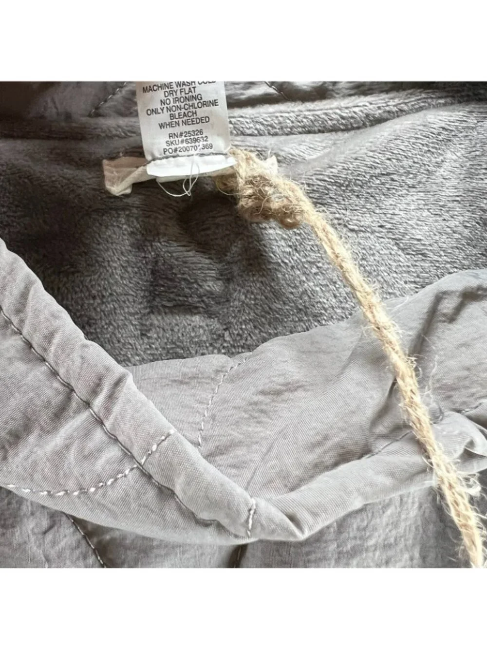 World Market Quilted Fleece Cowl Neck Poncho Womens One Size Oversized Boxy Gray - Picture 12 of 13
